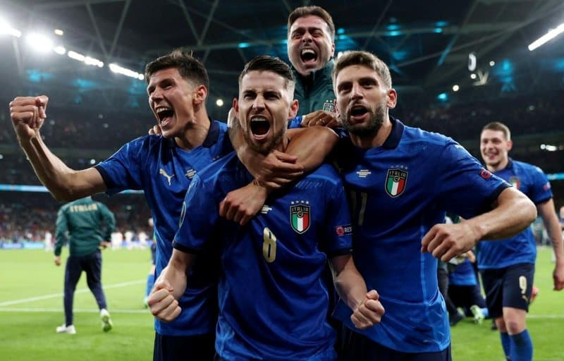 Lý do mà Italy chọn màu áo thiên thanh