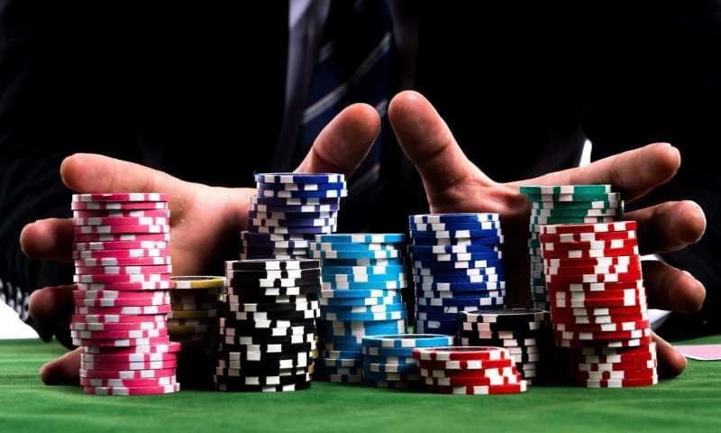 Cách đoán bài đối thủ khi chơi Poker hiệu quả nhất